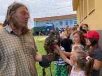 Tradiční návštěva pana Adámka s dravci ze záchranné stanice